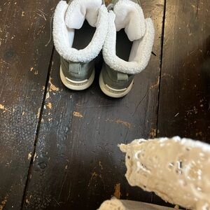 Women’s Olive Green SOREL Boots